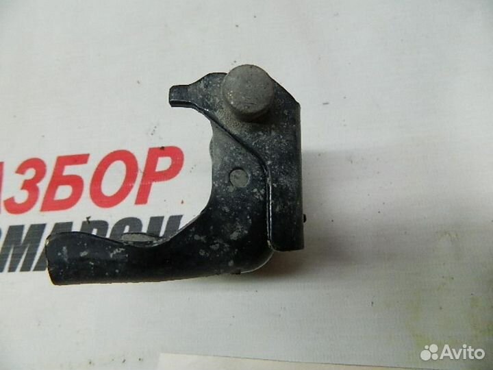 Крепление двери переднее правое Citroen C4