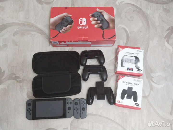 Nintendo switch с большим набором игр и аксесуаров