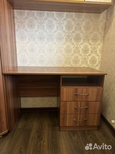 Письменный стол