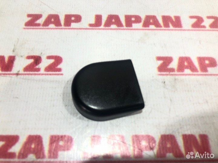 Заглушка дворника передняя Toyota