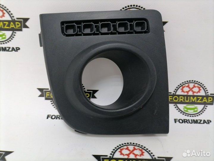 Накладка противотуманной фары передняя правая Ford