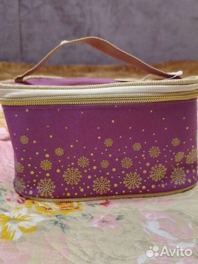 Набор подарочный Ив Роше в косметичке