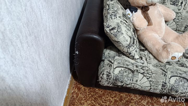 Диван