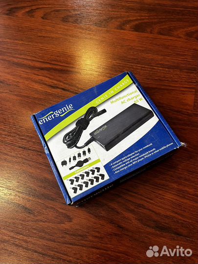 Универсальное компактное зарядное устройство