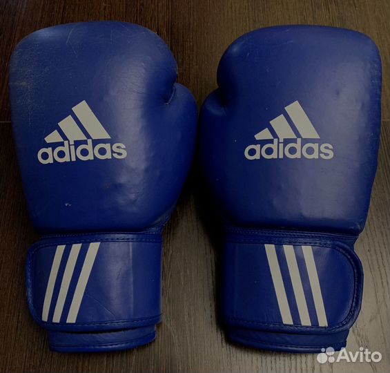 Боксерские перчатки adidas 10oz