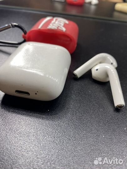 Беспроводные наушники AirPods