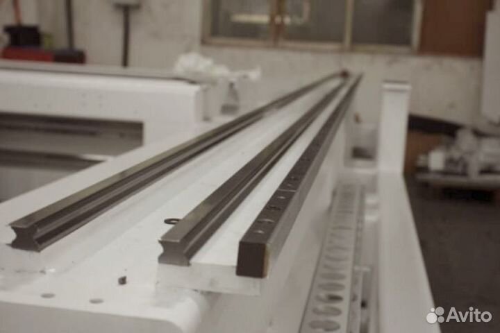 Автоматический сверлильно-присадочный станок с чпу