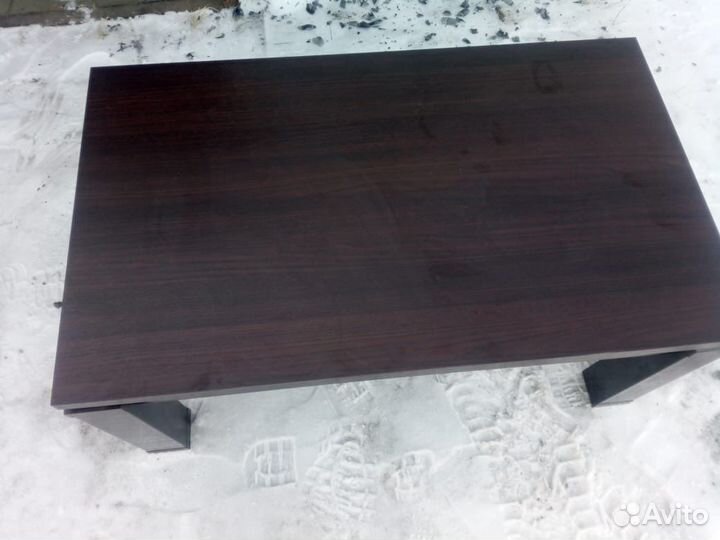 Журнальный столик