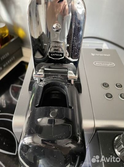 Капсульная кофемашина DeLonghi Nespresso