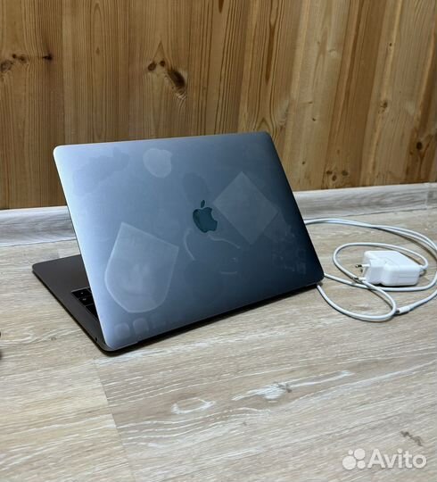 MacBook Air 13 2019 i5/8/128gb