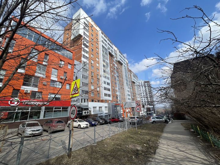 4-к. квартира, 136 м², 3/17 эт.