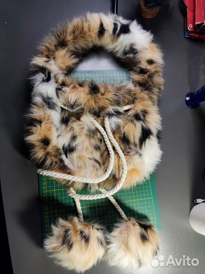 Меховая сумка и варежки. Комплект