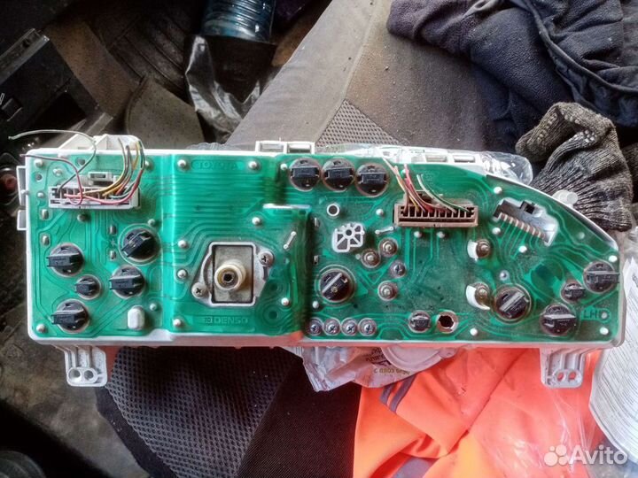 Панель приборов тойота королла е90