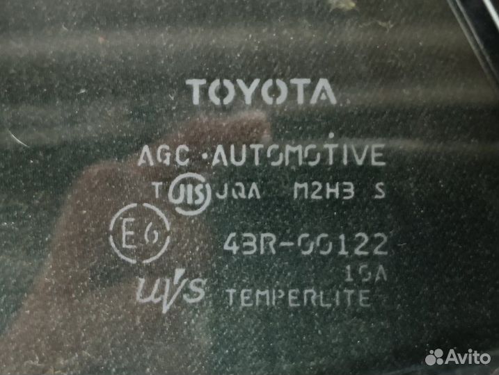 Форточка правая Toyota Auris E15