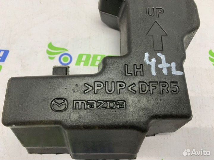 Уплотнитель крыла передний левый Mazda Cx-30