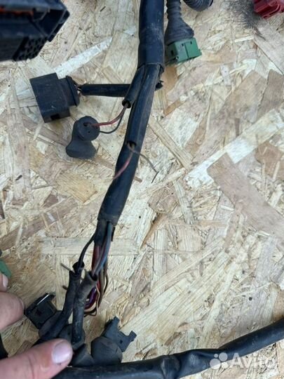 Проводка двигателя Volkswagen Touareg 4.2 AXQ 2004