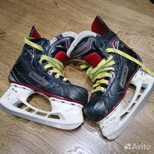 Коньки хоккейные