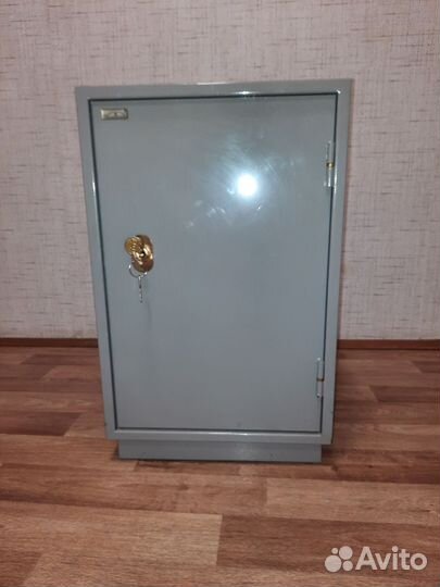 Сейф для денег и документов