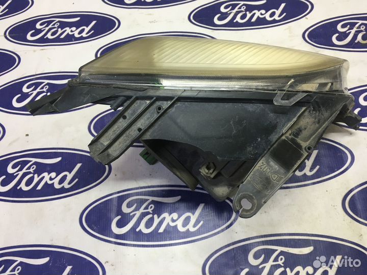 Фара левая Ford Fusion дефекты
