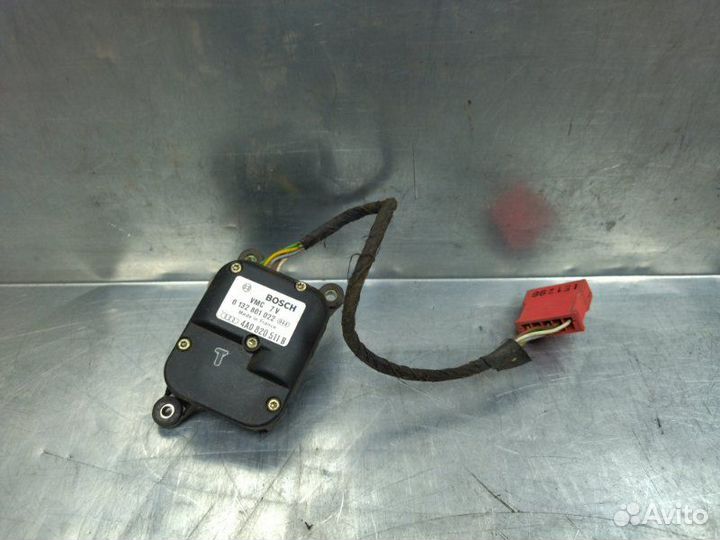 Моторчик заслонки отопителя Audi 100 C4