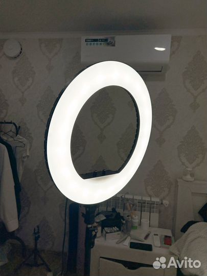 Кольцевая лампа со штативом