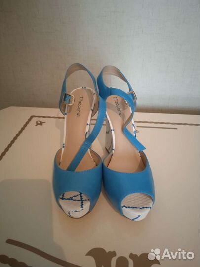 Босоножки и туфли женские