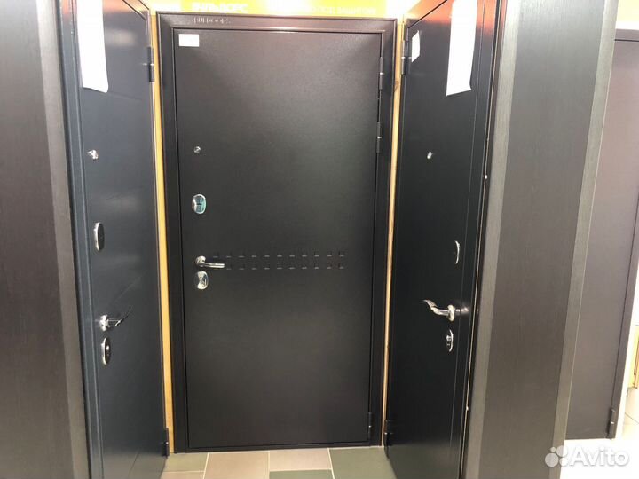 Двери входные металлические