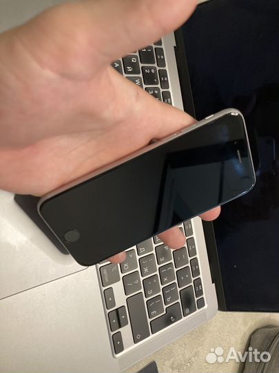 iPhone 6S, 64 ГБ
