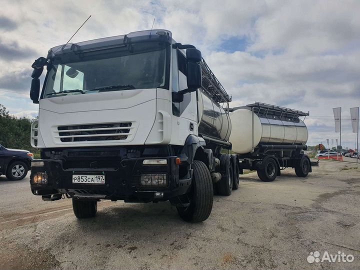 IVECO Trakker 380, 2011