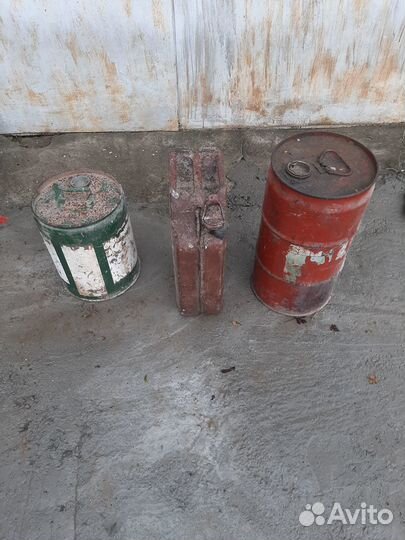 Канистра для бензина круглая 20л и 30л