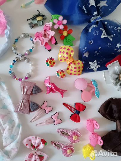 Пакетом заколки, резинки, ободки и пр