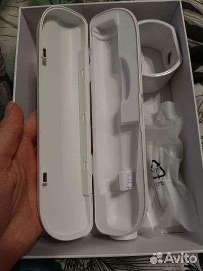 Электрическая зубная щетка Relly