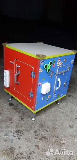 Бизиборд домик