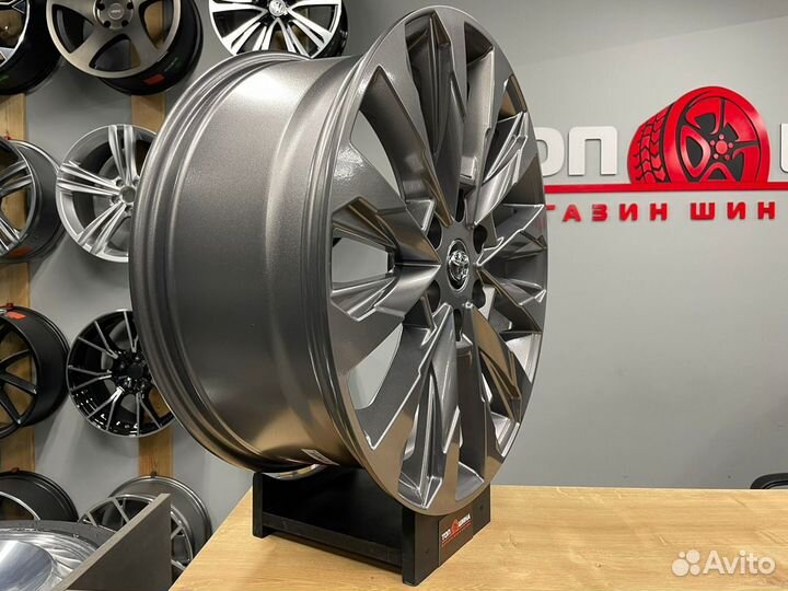 Диски R20 на Toyota Land Cruiser 300