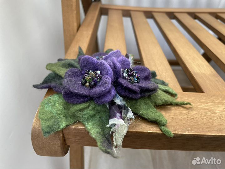 Валяная брошь «Фиалковая»