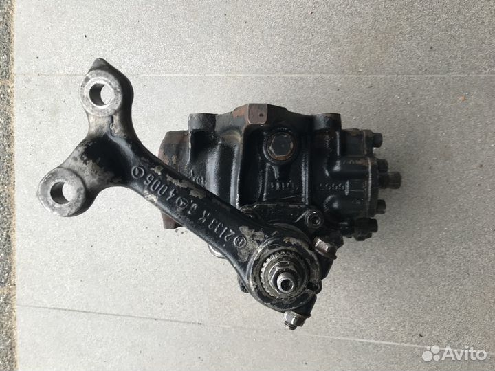 Продается рулевой редуктор от мерседес w 140