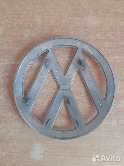 Эмблема решетки фольксваген