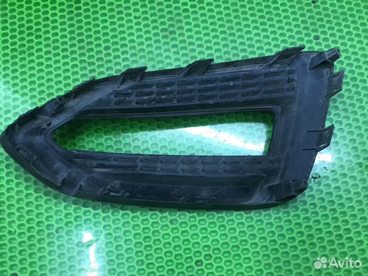 Рамка противотуманной фары левая Hyundai Solaris 2