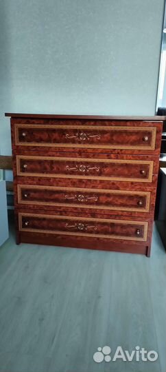 Спальный гарнитур 