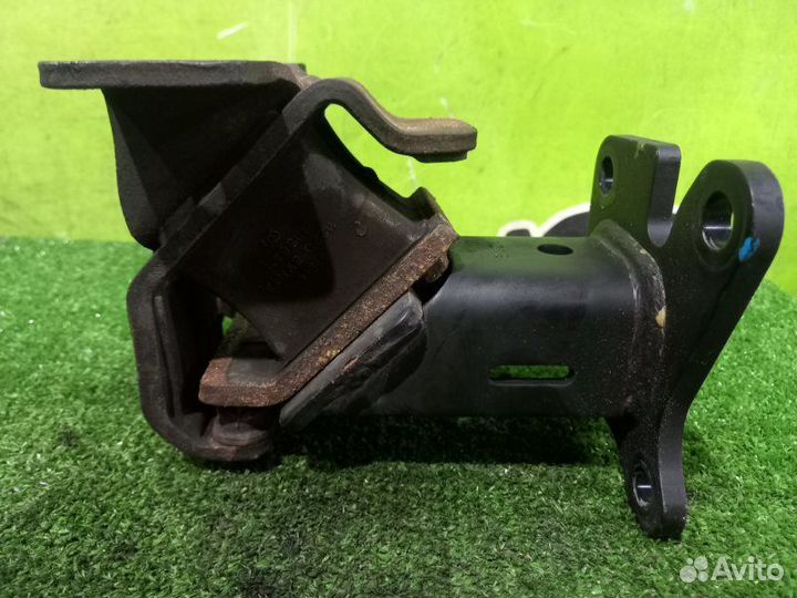 Подушка двигателя nissan NV350 caravan VW6E26 YD25ddti 2016 Лев