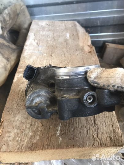 Дросельная заслонка Passat B6