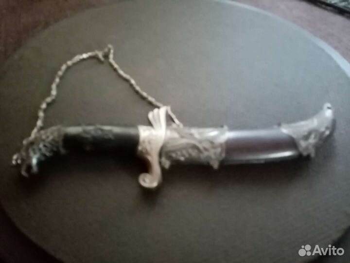 Нож в чехле на цепочке