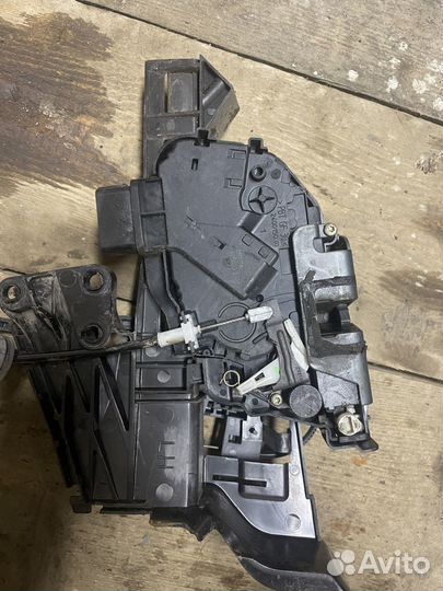 Замок задний 10 контактов Ford Focus 2