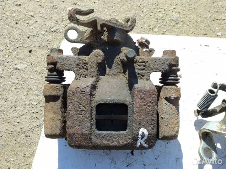 Задние суппорта Mitsubishi Outlander 3