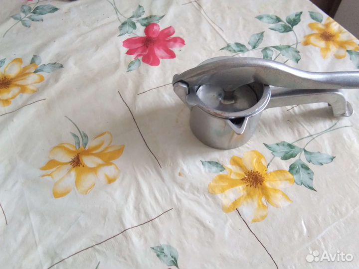 Пресс для сока из ягод, фруктов