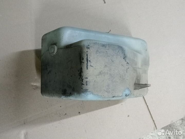 Бачок омывателя volkswagen transporter T2