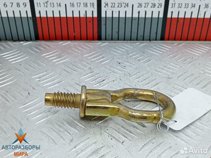 Крюк буксировочный Ford Fusion 2002