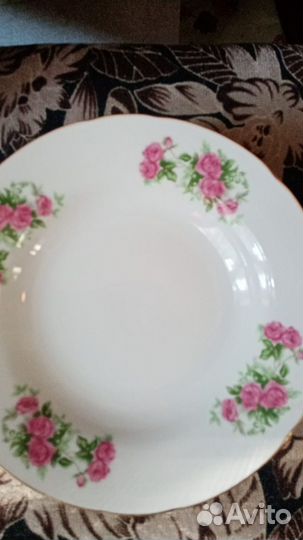 Суповые фарфоровые тарелки