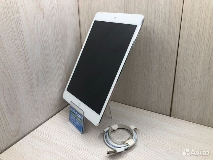 С) Планшет iPad mini 16Gb (B)