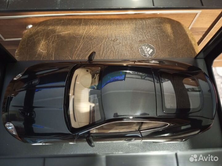 Jaguar XKR-S Autoart 1/18